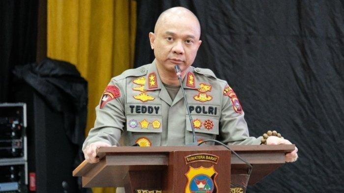 Kapolda Sumbar, Irjen Teddy Minahasa.