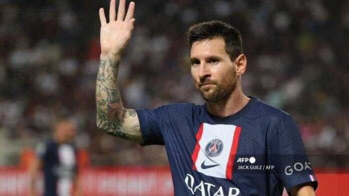 messi-tambah-gelar-piala-super-perancis-di-koleksi-lemari-pribadinya
