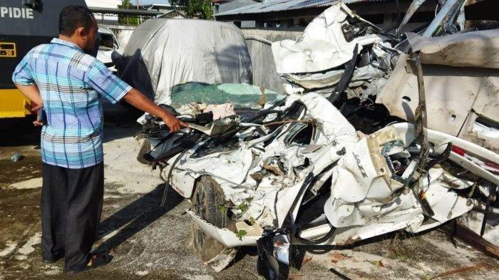 Kondisi mobil Jazz remuk