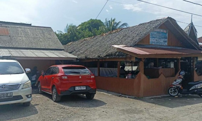 warung gulai kapalo ikan karang di Tiku