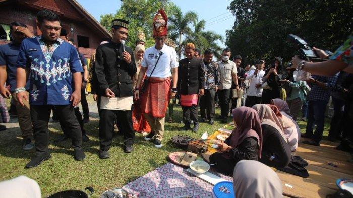 Sandiaga Uno Nobatkan Gampong Lubok Sukon Sebagai Desa Wisata Terbaik