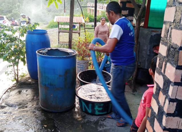 air minum mobil tangki