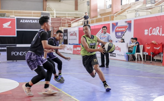 Smansapapa kalahkan Prince pada laga Pond’s Men 3X3 Competition 2023 dan berhak melaju ke babak semifinal. (Foto: Gilang DBL For Padek)