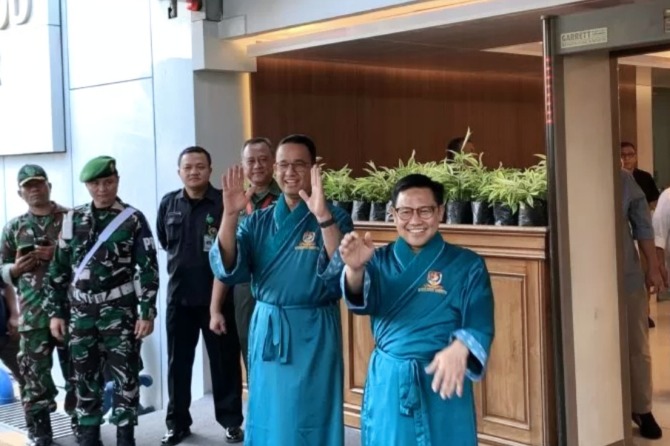 Pasangan bakal calon presiden dan bakal calon wakil presiden Anies Baswedan-Muhaimin Iskandar menjalani pemeriksaan kesehatan di RSPAD Jakarta pada Sabtu (21/10/2023). (Foto: ANTARA/ Mario Sofia Nasution)