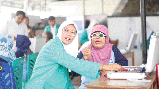 9- BELI KORAN- Screening Visus Mata-Bagi Kacamata Gratis Gapopin Raih Rekor Muri